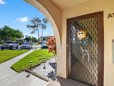 426 Pine Glen A1 Lane, Greenacres, FL 33463