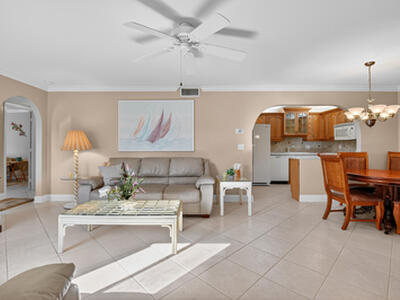 426 Pine Glen A1 Lane, Greenacres, FL 33463