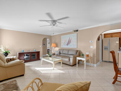 426 Pine Glen A1 Lane, Greenacres, FL 33463