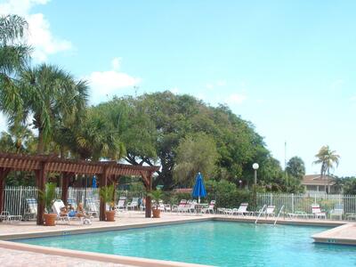 450 Egret Circle, Delray Beach, FL 33444