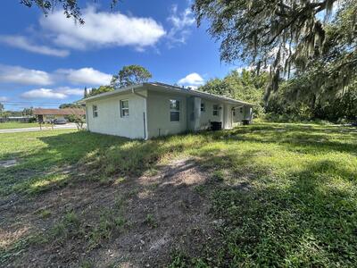 2135 Sibley Avenue, Fort Pierce, FL 34982