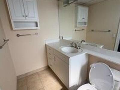 1000 Spanish River Road, Boca Raton, FL 33432