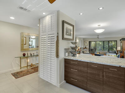102 Clubhouse Circle, Jupiter, FL 33477