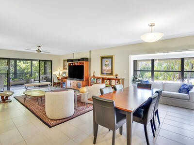 102 Clubhouse Circle, Jupiter, FL 33477