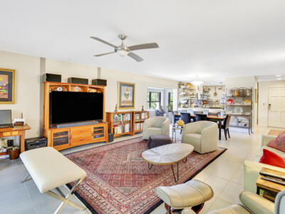 102 Clubhouse Circle, Jupiter, FL 33477