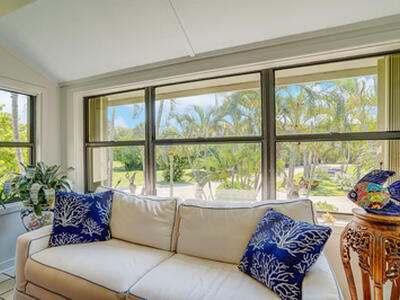 102 Clubhouse Circle, Jupiter, FL 33477