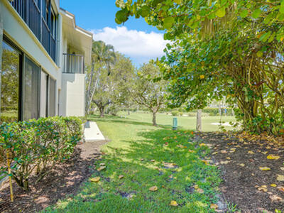 102 Clubhouse Circle, Jupiter, FL 33477