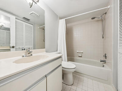 5040 Rose Hill Drive, Boynton Beach, FL 33437