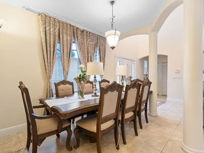 661 NE Zebrina Senda, Jensen Beach, FL 34957