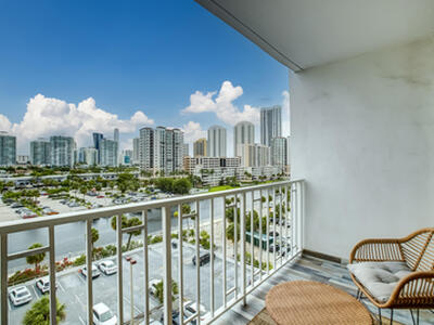 500 Bayview Drive, Sunny Isles Beach, FL 33160