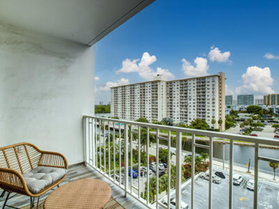 500 Bayview Drive, Sunny Isles Beach, FL 33160