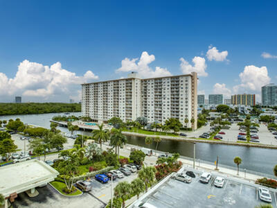 500 Bayview Drive, Sunny Isles Beach, FL 33160