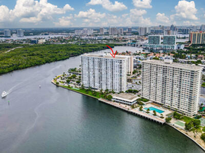 500 Bayview Drive, Sunny Isles Beach, FL 33160