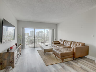 500 Bayview Drive, Sunny Isles Beach, FL 33160