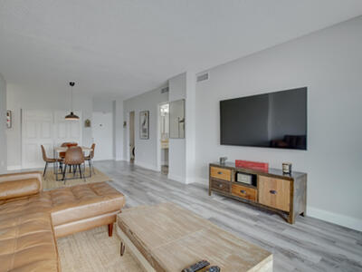 500 Bayview Drive, Sunny Isles Beach, FL 33160