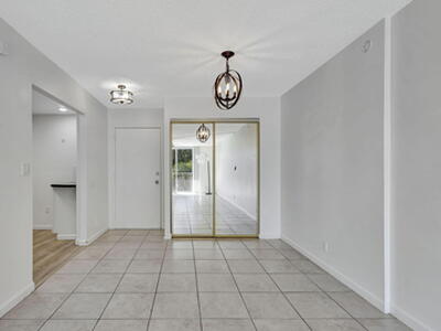 500 Executive Center Drive, West Palm Beach, FL 33401