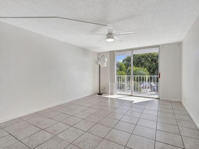 500 Executive Center Drive, West Palm Beach, FL 33401
