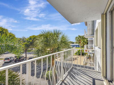 500 Executive Center Drive, West Palm Beach, FL 33401