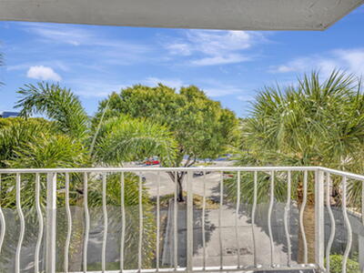 500 Executive Center Drive, West Palm Beach, FL 33401