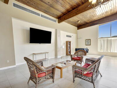 500 Executive Center Drive, West Palm Beach, FL 33401