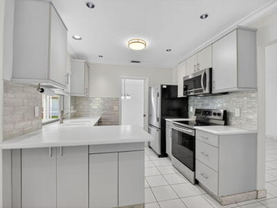 937 Banyan Drive, Delray Beach, FL 33483