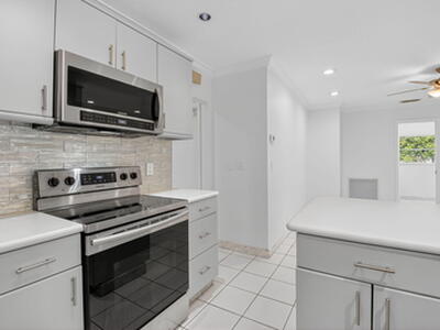 937 Banyan Drive, Delray Beach, FL 33483