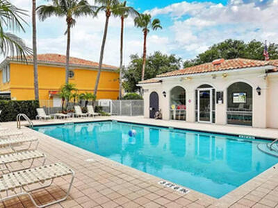 43 Live Oak Circle, Tequesta, FL 33469