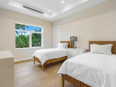 909 Bond Way, Delray Beach, FL 33483