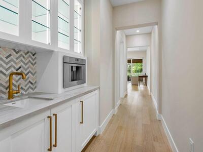 909 Bond Way, Delray Beach, FL 33483