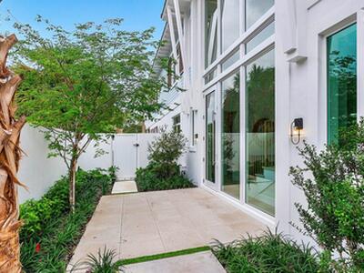 909 Bond Way, Delray Beach, FL 33483