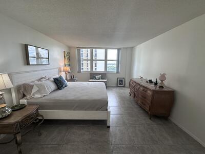 5440 N Ocean Drive, Singer Island, FL 33404