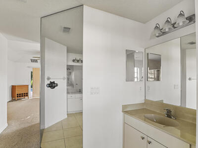 4013 SW Winslow Street, Port Saint Lucie, FL 34953