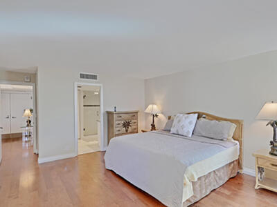 5540 N Ocean Drive, Singer Island, FL 33404