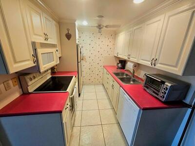 4074 Cornwall D, Boca Raton, FL 33434