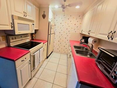 4074 Cornwall D, Boca Raton, FL 33434