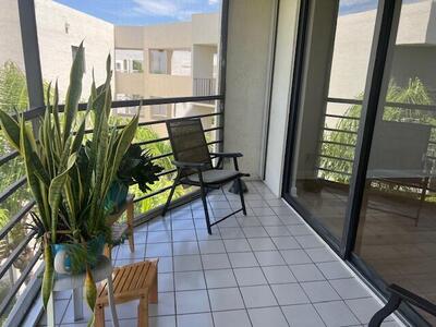 3138 Via Poinciana, Lake Worth, FL 33467