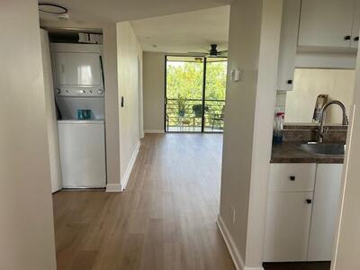 3138 Via Poinciana, Lake Worth, FL 33467