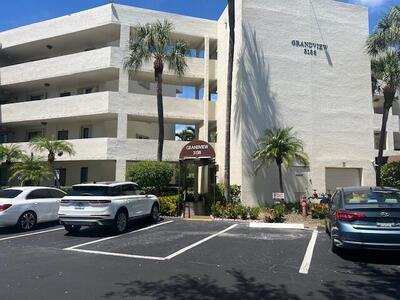 3138 Via Poinciana, Lake Worth, FL 33467