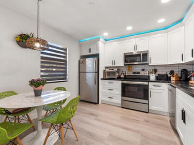 908 Lakeview Circle, Royal Palm Beach, FL 33411