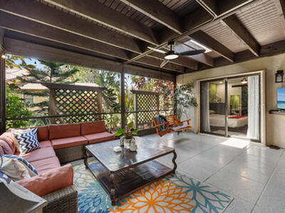 908 Lakeview Circle, Royal Palm Beach, FL 33411