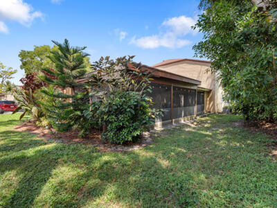 908 Lakeview Circle, Royal Palm Beach, FL 33411