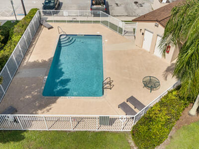 908 Lakeview Circle, Royal Palm Beach, FL 33411