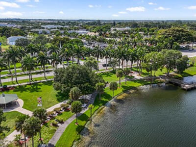 908 Lakeview Circle, Royal Palm Beach, FL 33411