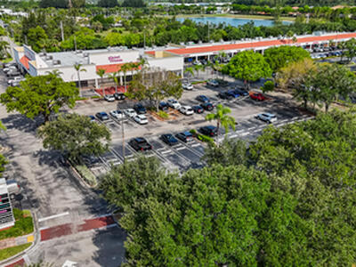 908 Lakeview Circle, Royal Palm Beach, FL 33411