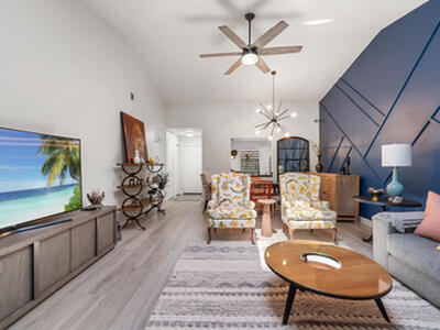 908 Lakeview Circle, Royal Palm Beach, FL 33411