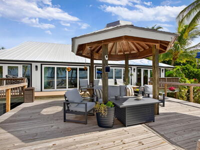 90 NW Alice Street, Jensen Beach, FL 34957