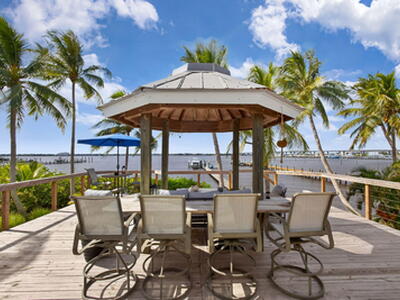 90 NW Alice Street, Jensen Beach, FL 34957