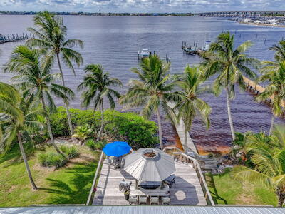 90 NW Alice Street, Jensen Beach, FL 34957