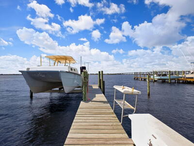 90 NW Alice Street, Jensen Beach, FL 34957