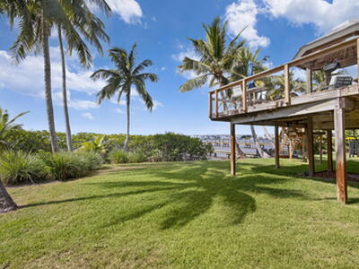 90 NW Alice Street, Jensen Beach, FL 34957